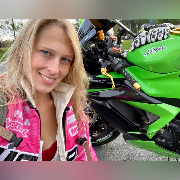 Meet your Posher, Bekah - Picture 6 of 9